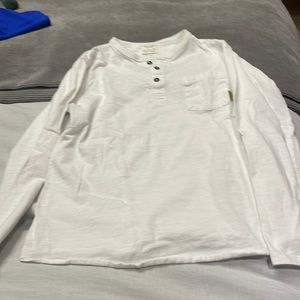 White long sleeve t shirt.